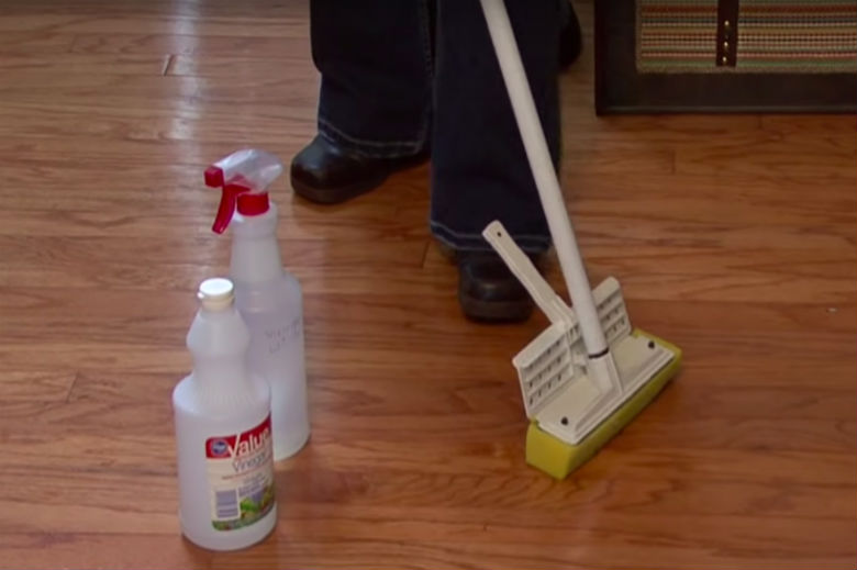 Zo gebruik je witte azijn om je vloeren schoon te maken