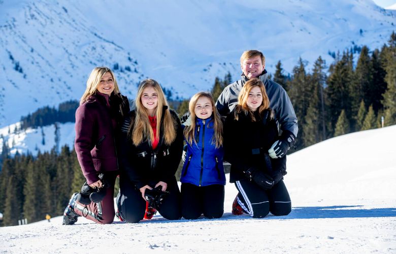 Dit zijn de vakantiekiekjes van de Koninklijke familie in het zonnige Lech