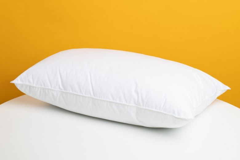 Handig! Met deze tip lig jij nooit meer op een plat kussen