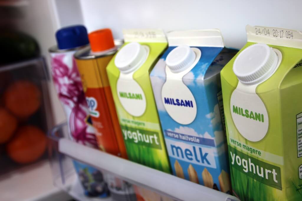 Bewaar jij je melk ook altijd in de koelkastdeur? Hierom moet je dat dus NIET doen!