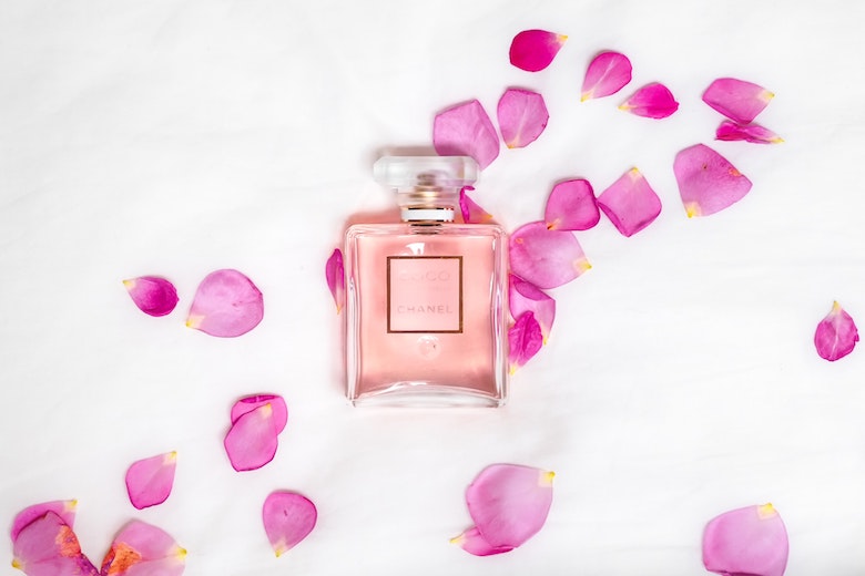 Om deze reden zegt je parfum meer over je persoonlijkheid dan je denkt