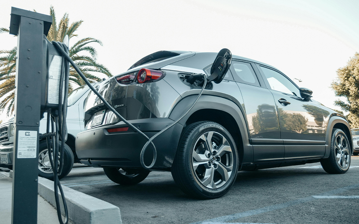 Dit is waarom je sneller wagenziek wordt in elektrische auto's