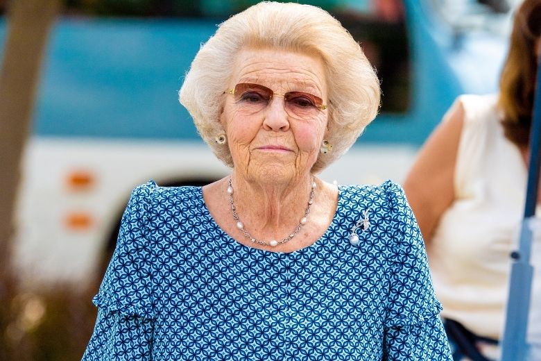 Prinses Beatrix is positief getest op corona