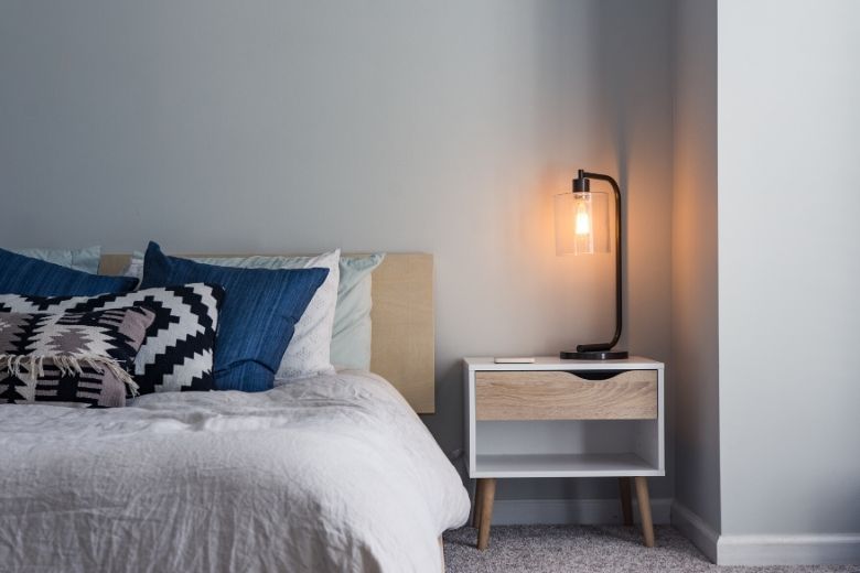 5 interieurfouten die je slaapkamer rommelig maken