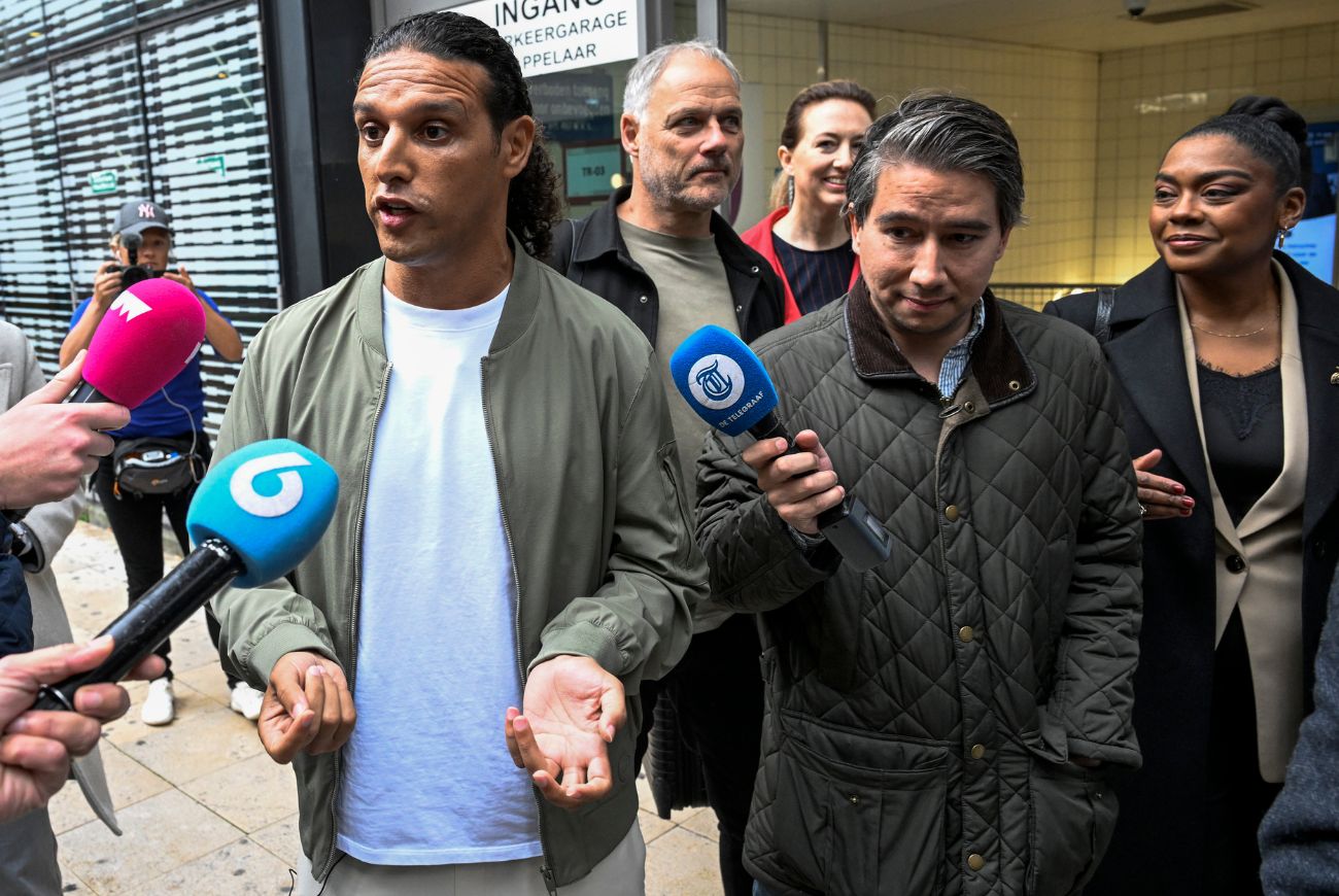 Ali B emotioneel tijdens rechtszaak: 'Wachten op de eerste zelfmoord'