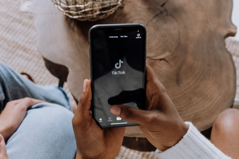 Gebruik van TikTok op overheidstelefoons wordt verboden
