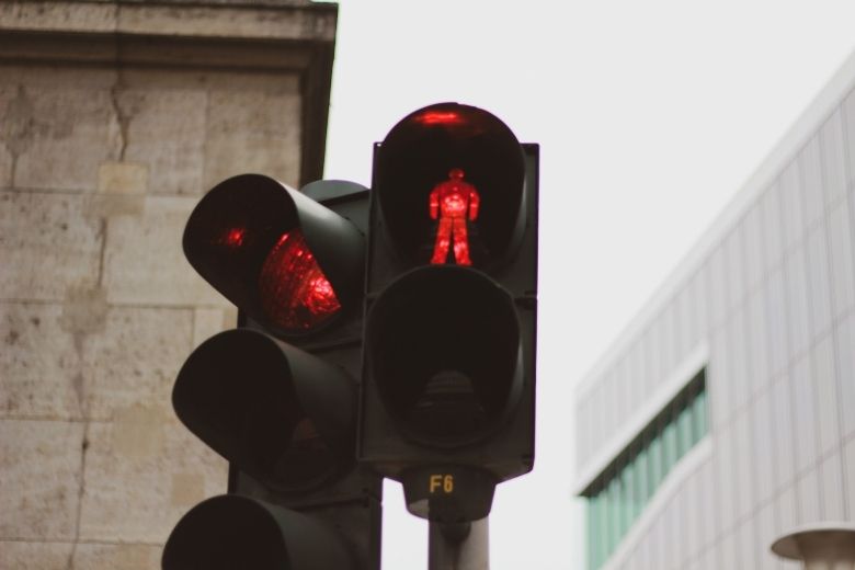 Wow: zo lang wacht je in je leven dus voor een stoplicht