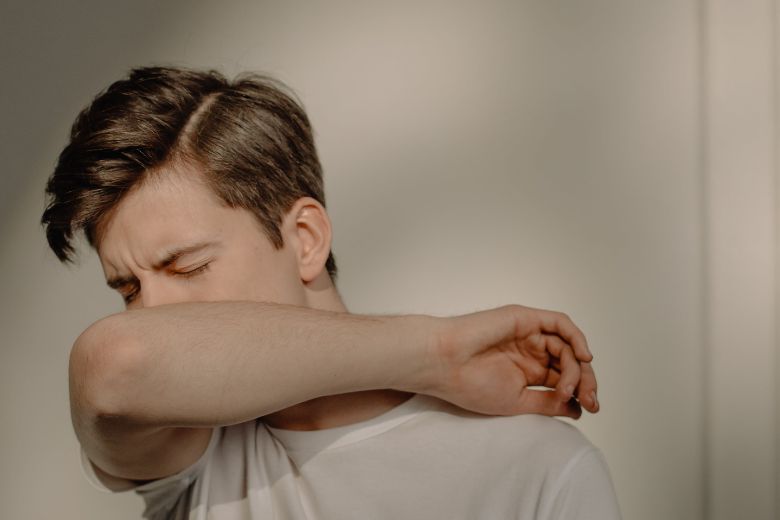 Déze maatregelen moet je nemen bij beginnende keelpijn