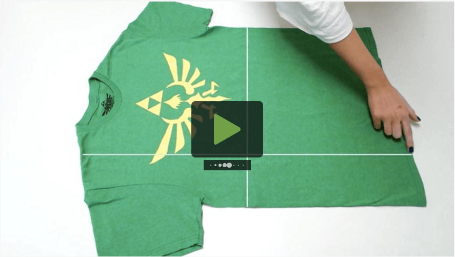 Waanzinnig! Zo vouw je een t-shirt op in 2 seconden! Dat is handig!