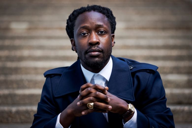 Rapper Akwasi lacht om ophef rondom Veronica Inside