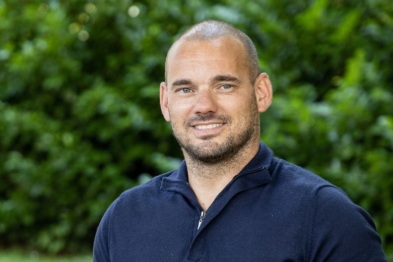 Wesley Sneijder geschorst na uitschelden scheidsrechter