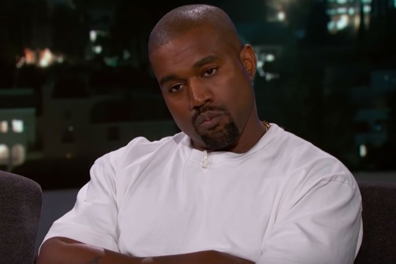 BIZAR: Rapper Kanye West geboeid afgevoerd en opgenomen in het ziekenhuis....!