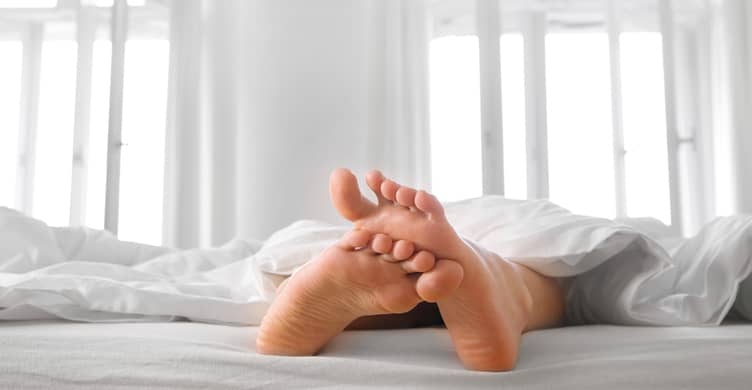 Is het ook zo warm in jouw slaapkamer? Probeer het af te koelen met deze tips!