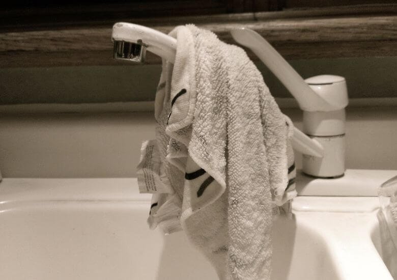 Dit is de allersnelste manier om je vaatdoekje weer schoon te maken