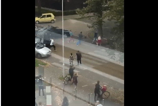 NET BINNEN: ruzie leidt tot massale vechtpartij in Wageningen, meerderen gearresteerd! Bizarre videobeelden!