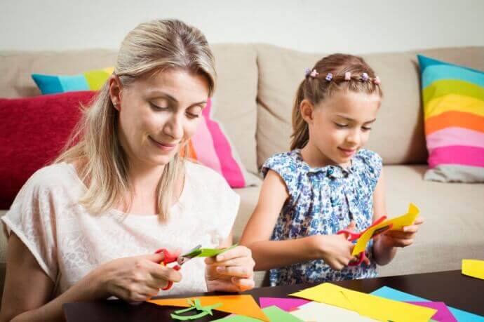 Deze zelf te maken lolly's zijn een superleuke traktatie voor kinderen!
