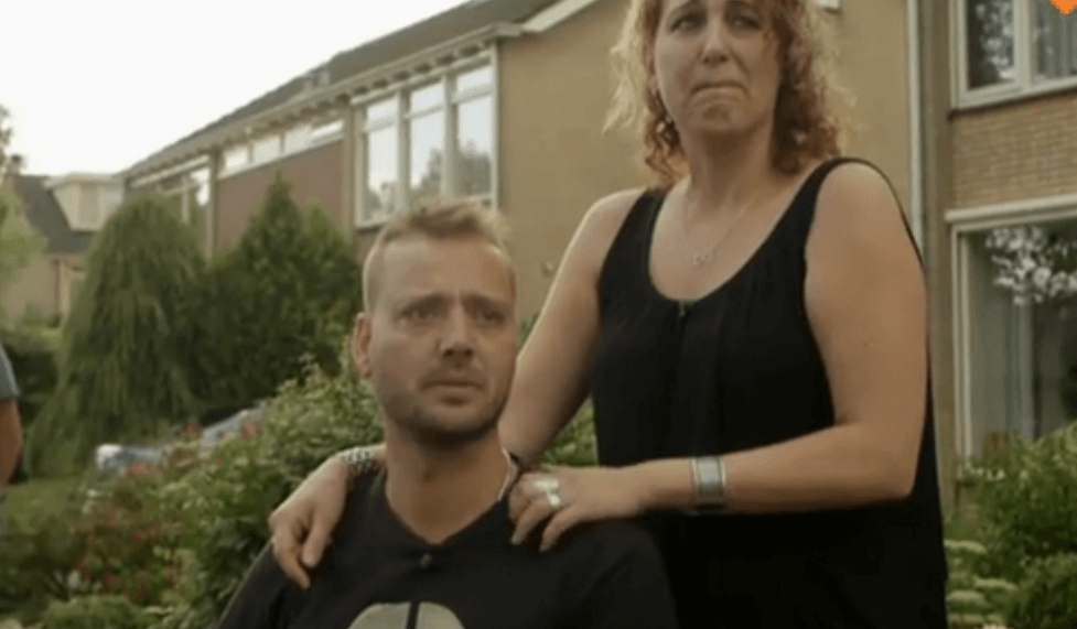 Wat er gisteravond tijdens de aflevering van "Ik Vertrek" gebeurde is gewoonweg bizar... Dit MOET je zien!