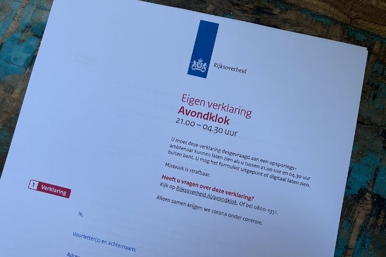 Buiten zijn tijdens de avondklok? Hier download je een eigen verklaring