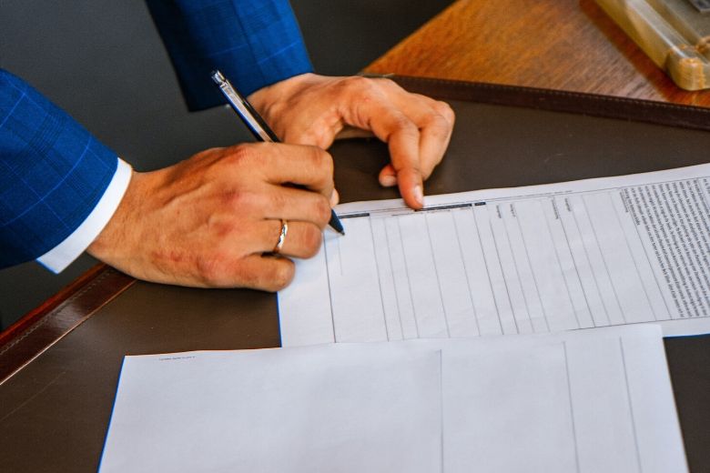 Wachten met je testament tot je oud bent? Liever niet en dít is waarom