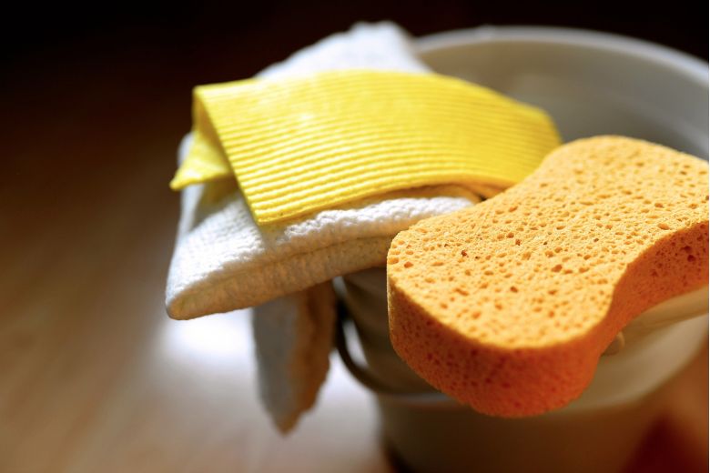 Levensvraag: kun je je vaatdoekjes bij de gewone was doen?