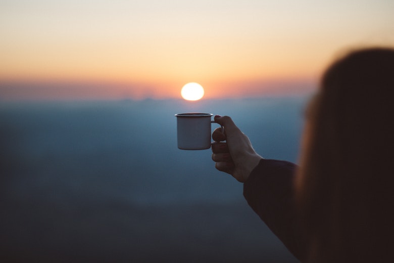 Waarom je nooit koffie voor het ontbijt moet drinken