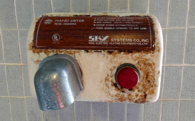 Maak jij gebruik van een handdroger na je toiletbezoek? Dit kun je vanaf nu beter niet meer doen...