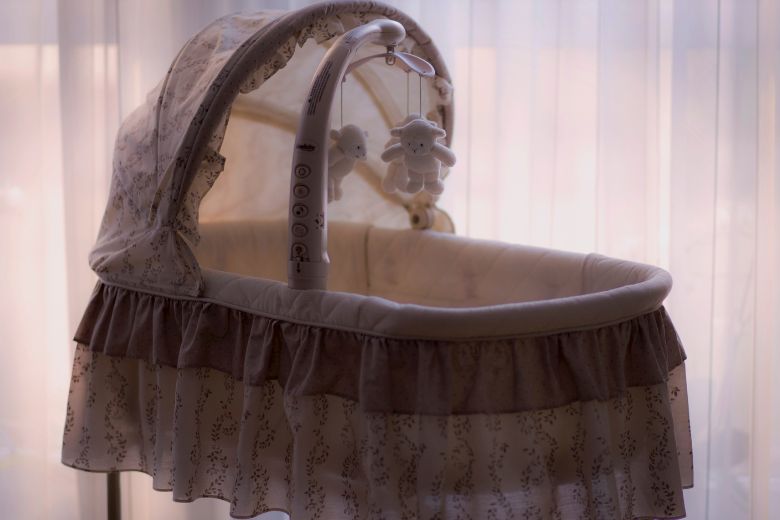 Bizar: ouders geven baby mee aan politie omdat ze er niet meer voor willen zorgen