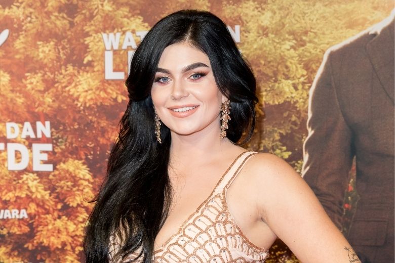 Roxeanne Hazes openhartig: 'Ik was doodongelukkig na de bevalling'
