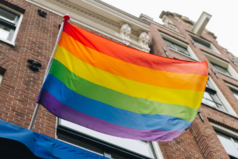 Discriminatie om seksuele gerichtheid bijna verboden in de grondwet