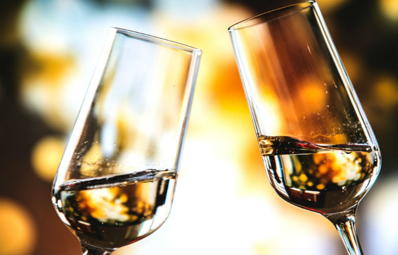 Bij déze Nederlandse supermarkt kun je spotgoedkoop een van de beste champagnes ter wereld in de wacht slepen!
