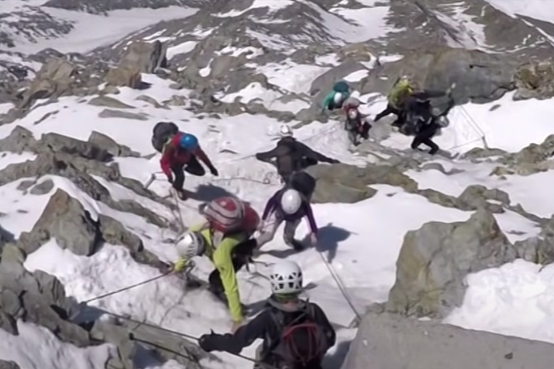 Bergbeklimmer doet weergaloze ontdekking op Mont Blanc