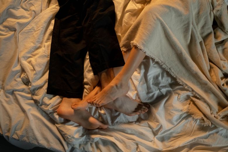 75-plussers duiken vaker onder de lakens, jongeren juist minder
