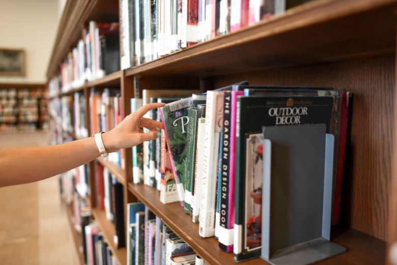 Oeps: Amerikaanse man brengt boek 96 jaar te laat terug bij bibliotheek