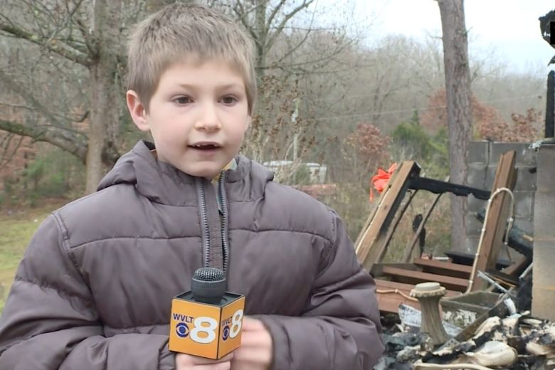 Dappere 7-jarige jongen redt zusje uit brandend huis