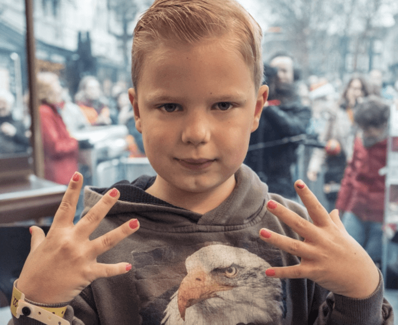 Miss Montreal maakt echt een geweldige ode aan Tijn de superheld!