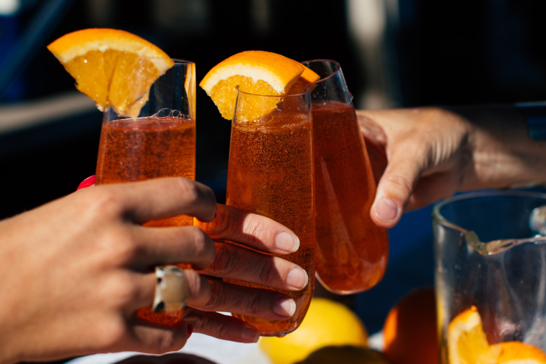 Deze vijf drankjes zijn perfect voor Koningsdag
