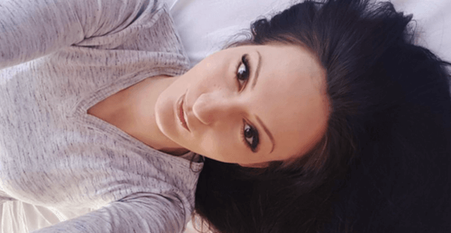 Wow, zoiets heb je nog nooit gezien: deze vrouw heeft de langste benen ter wereld