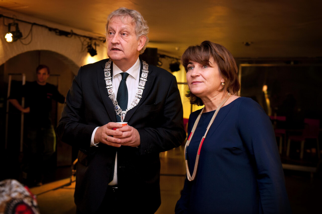 Zieke Amsterdamse burgemeester Eberhard van der Laan legt functie neer: 'Zorg goed voor onze stad en voor elkaar'