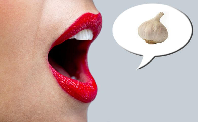 Dit is dé manier om van die knoflookadem af te komen
