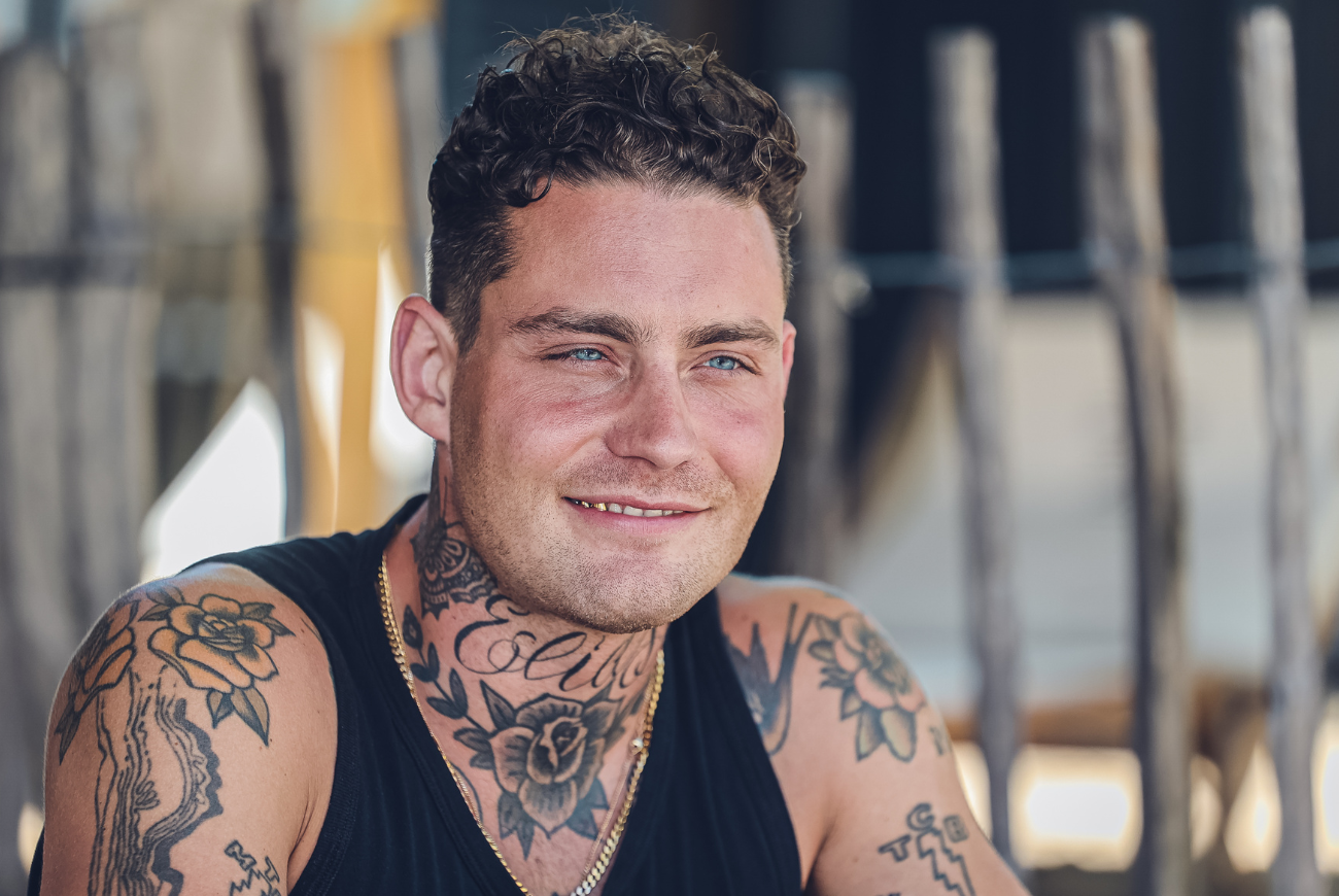 Douwe Bob laat van zich horen: 'Ik vier het begin van een nieuw hoofdstuk'