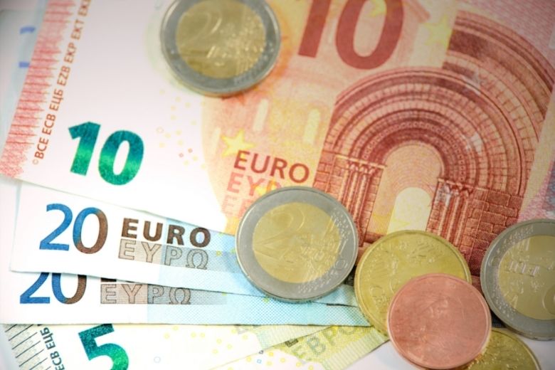 Vijf manieren om slim met je vakantiegeld om te gaan