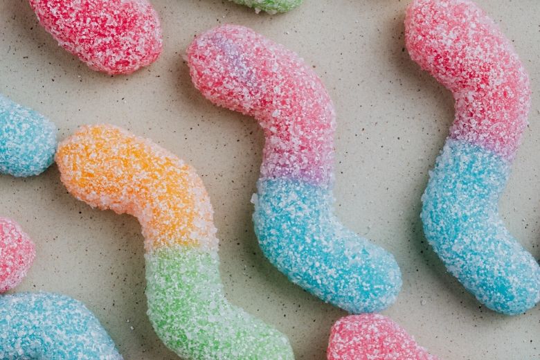 Gek op zure matten eten? Dat is niet zonder risico en dít is waarom