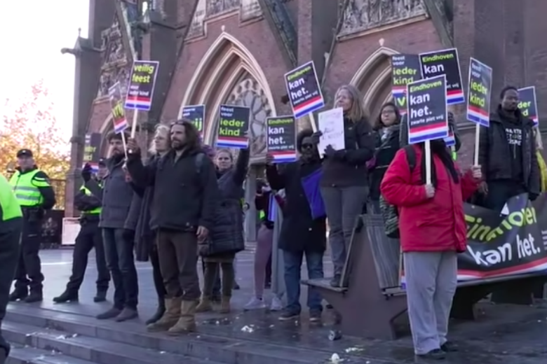 Actiegroep Kick Out Zwarte Piet demonstreert deze maand in 12 steden