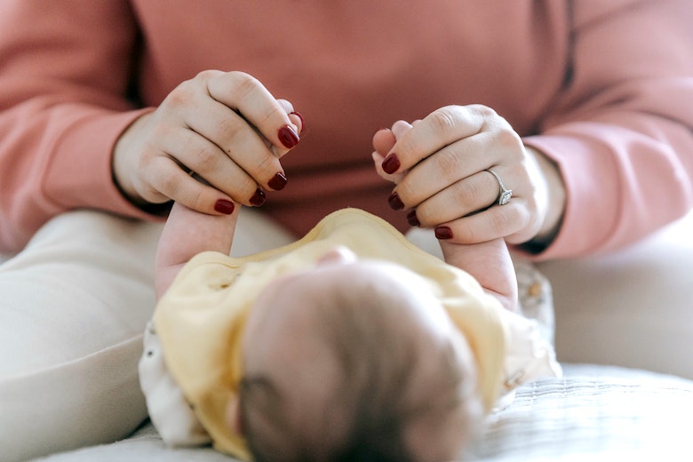 Tips voor kersverse ouders: wat neem je mee in een luiertas