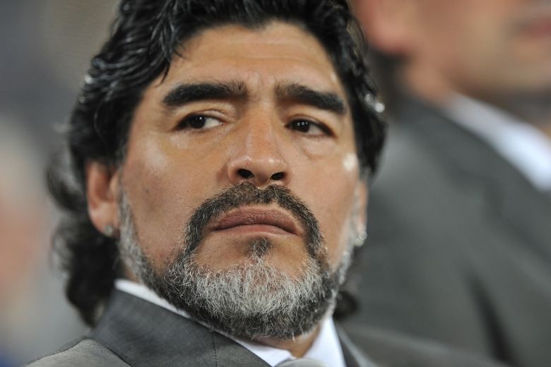 Begrafenisondernemer ontslagen na selfie met overleden Maradona 