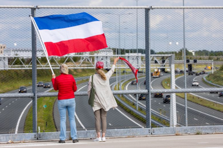 Taakstraf van tachtig uur voor boer die afval op snelweg stortte