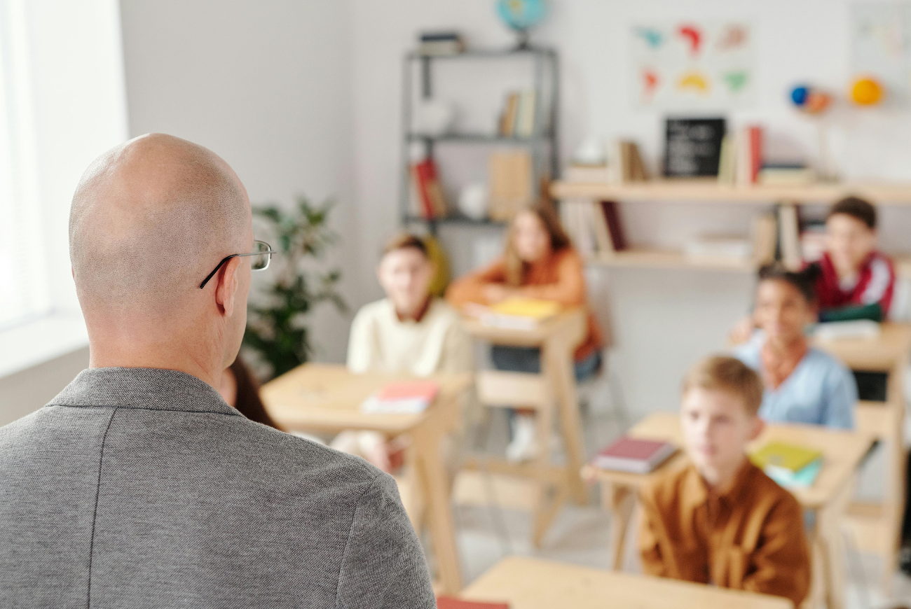 Er staan te weinig meesters voor de klas