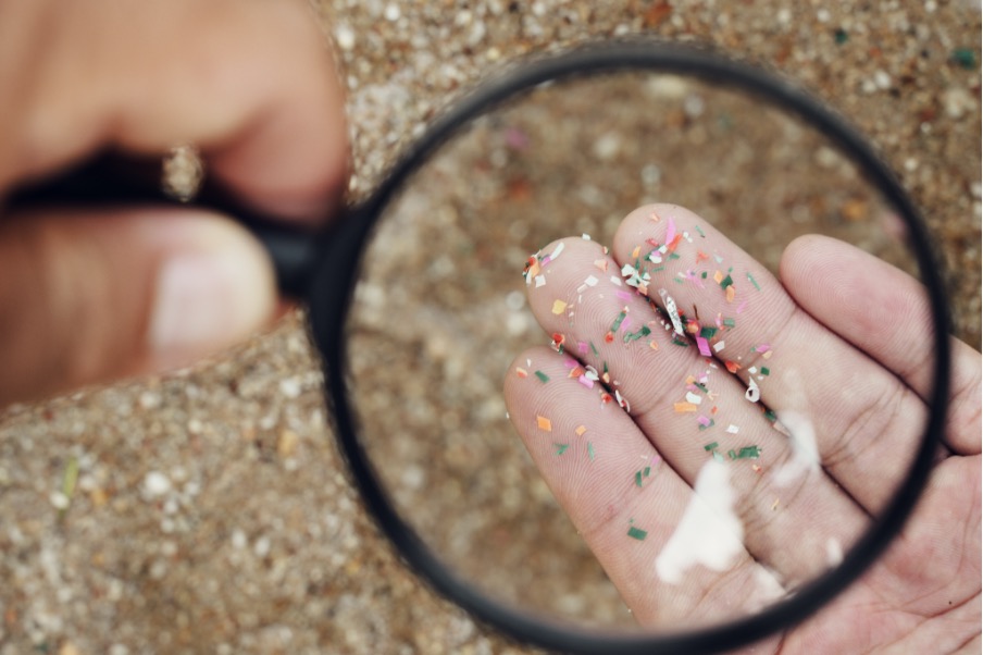 Wasstrips, microplastics en PVA: wat jij moet weten voor de wasmachine draait