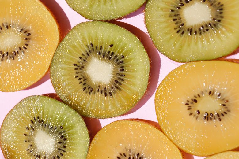 Lekker makkelijk: deze verrassende fruitsoorten eet je gewoon mét schil