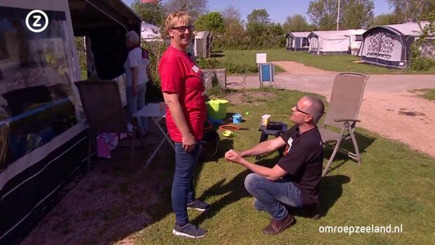 Sandra moest 18 jaar wachten op een aanzoek van haar vriend en DIT is waarom...